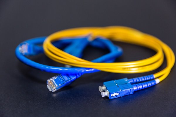 Cable cat5 vs cat6 : lequel choisir pour vos besoins ?