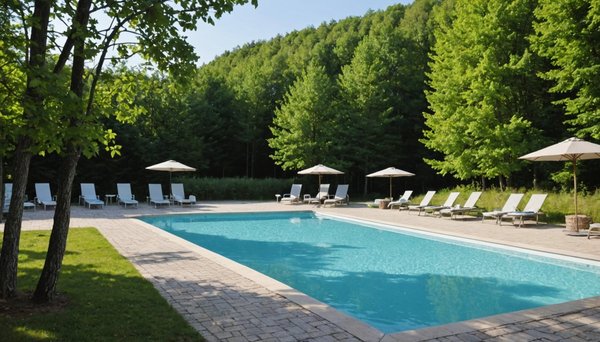 Séjour relaxant camping nouvelle-aquitaine : piscine et nature
